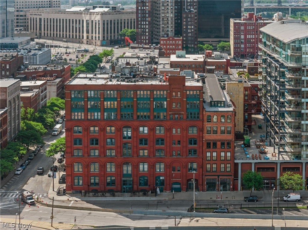 635 W Lakeside Avenue 402 — photo