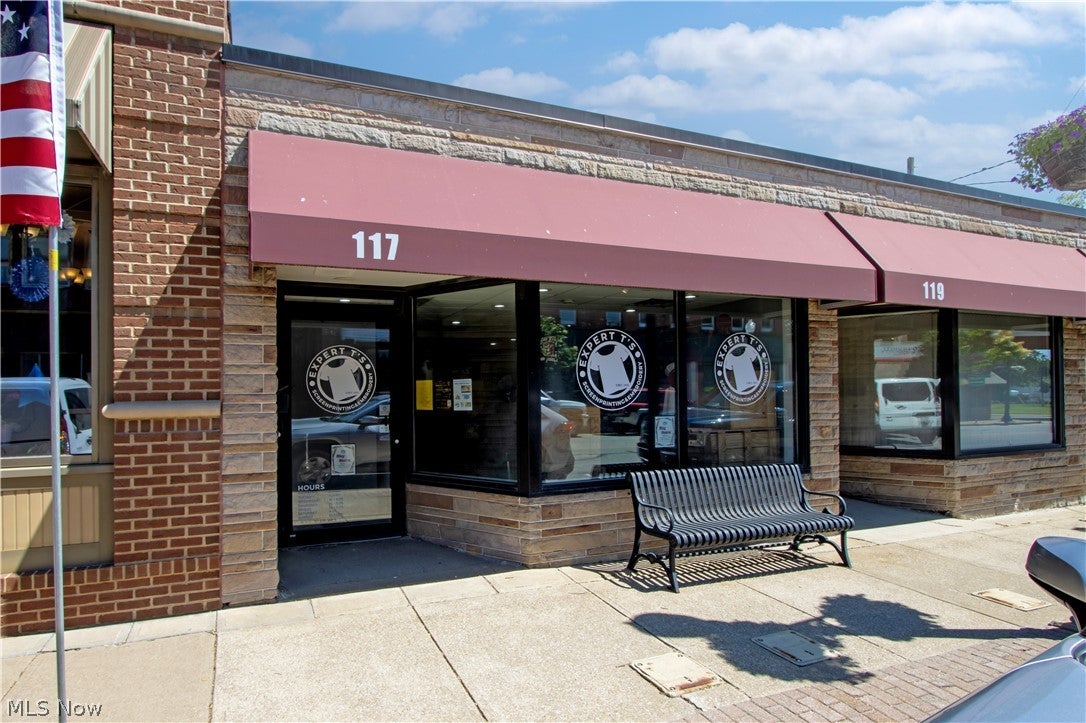 117 E Market Street — photo