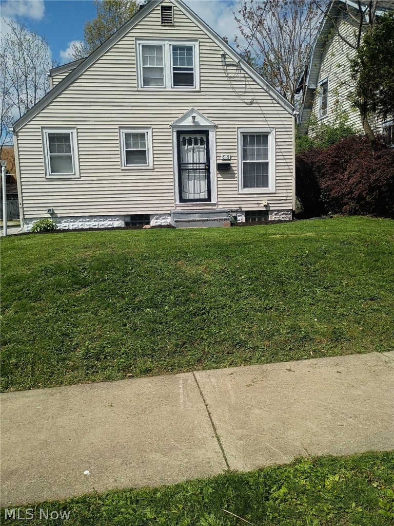 815 Russell Avenue — photo