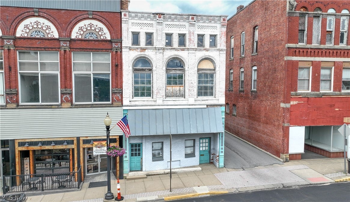141 E Main Street — photo
