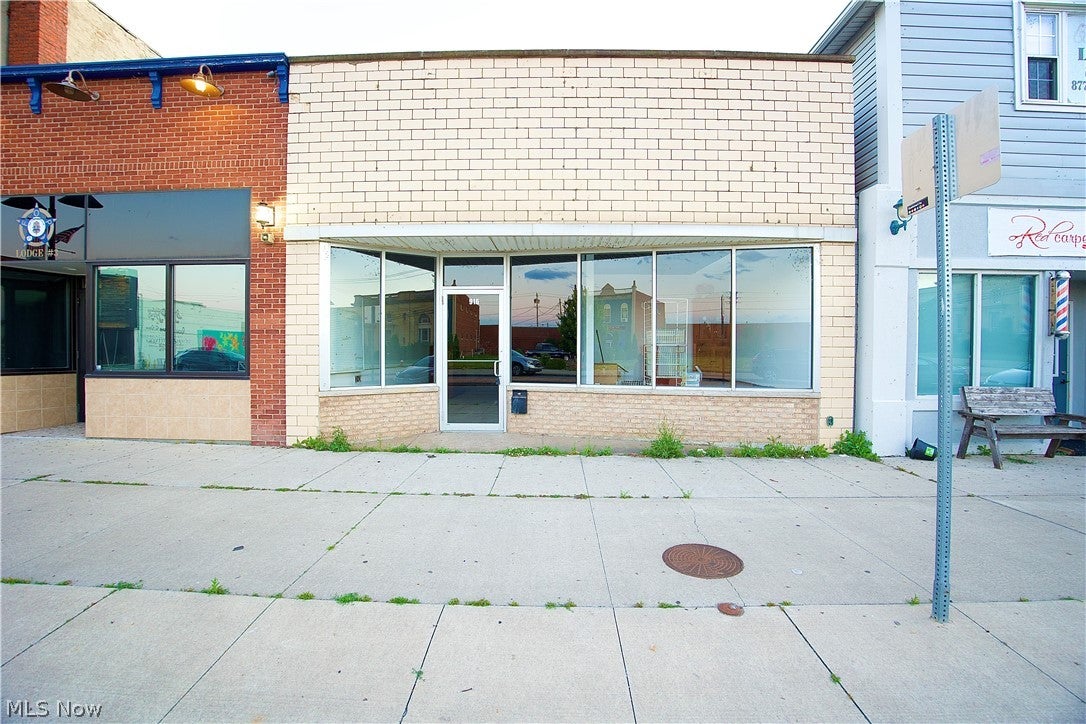 916 Broadway — photo