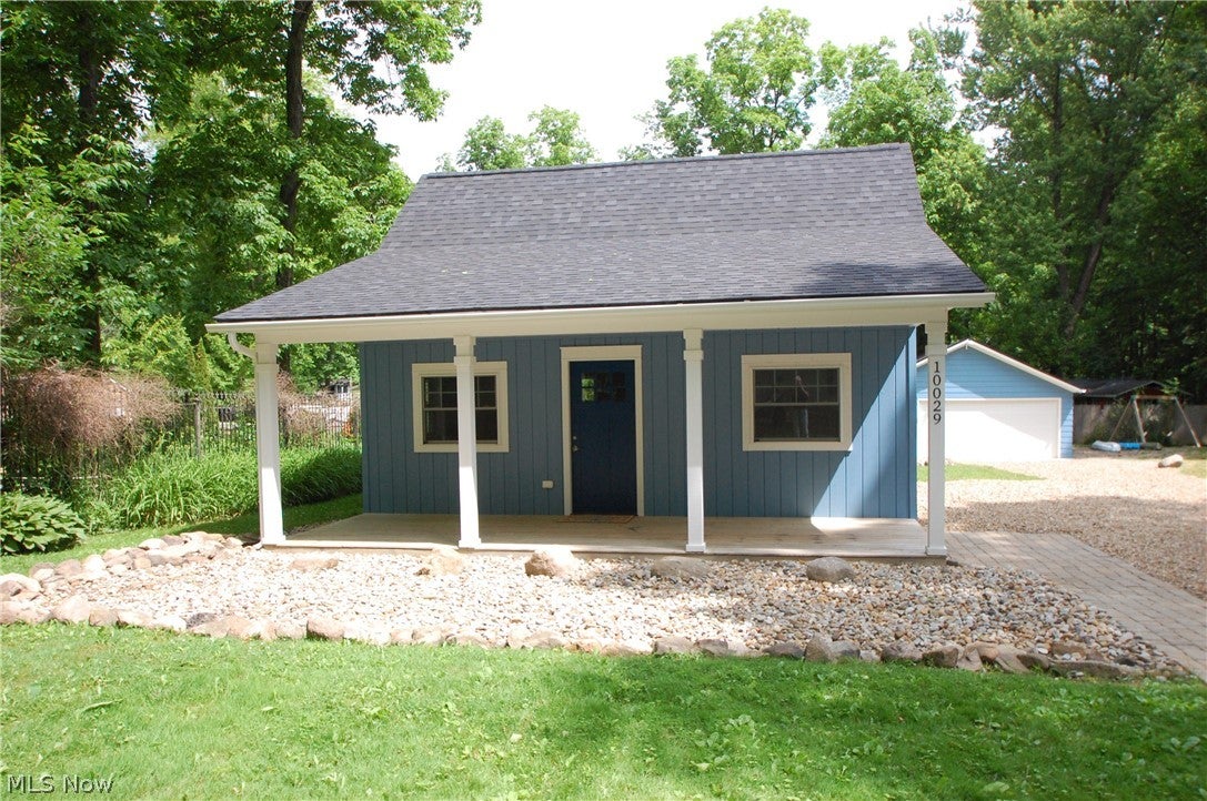10029 Cummins Drive — photo