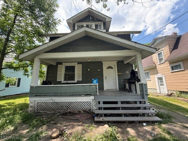 1815 Roosevelt Avenue NE — photo