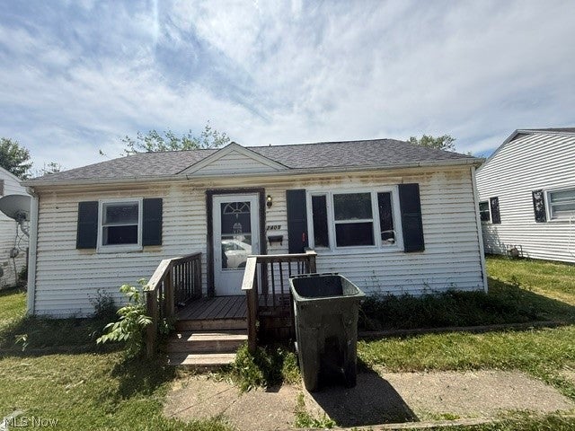 2405 Harmont Avenue NE — photo