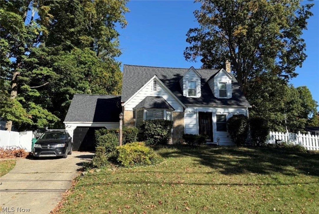 7488 Southwood Road — photo