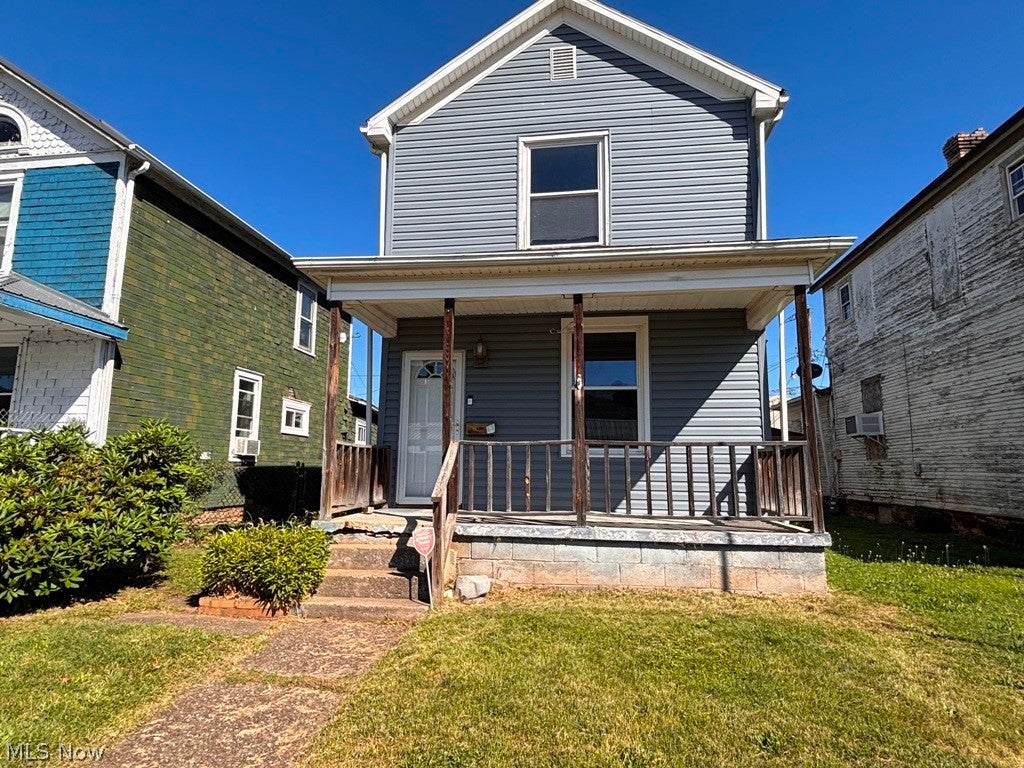 529 Railroad Street — photo
