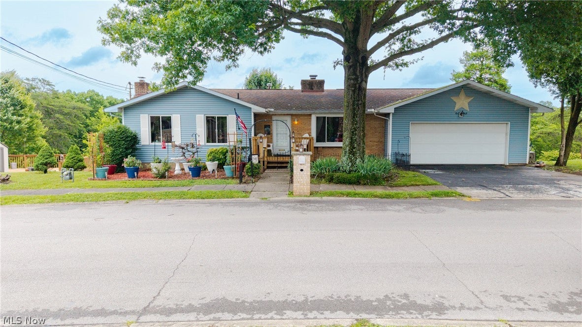 329 Wakefield Drive — photo