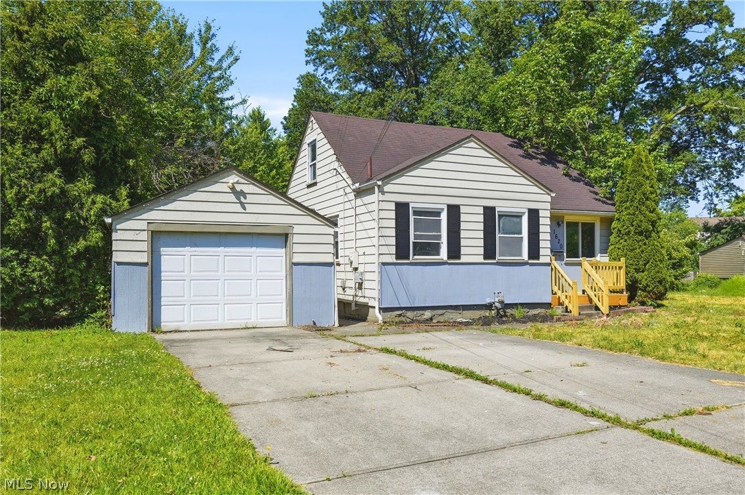 1620 Cedar Drive — photo