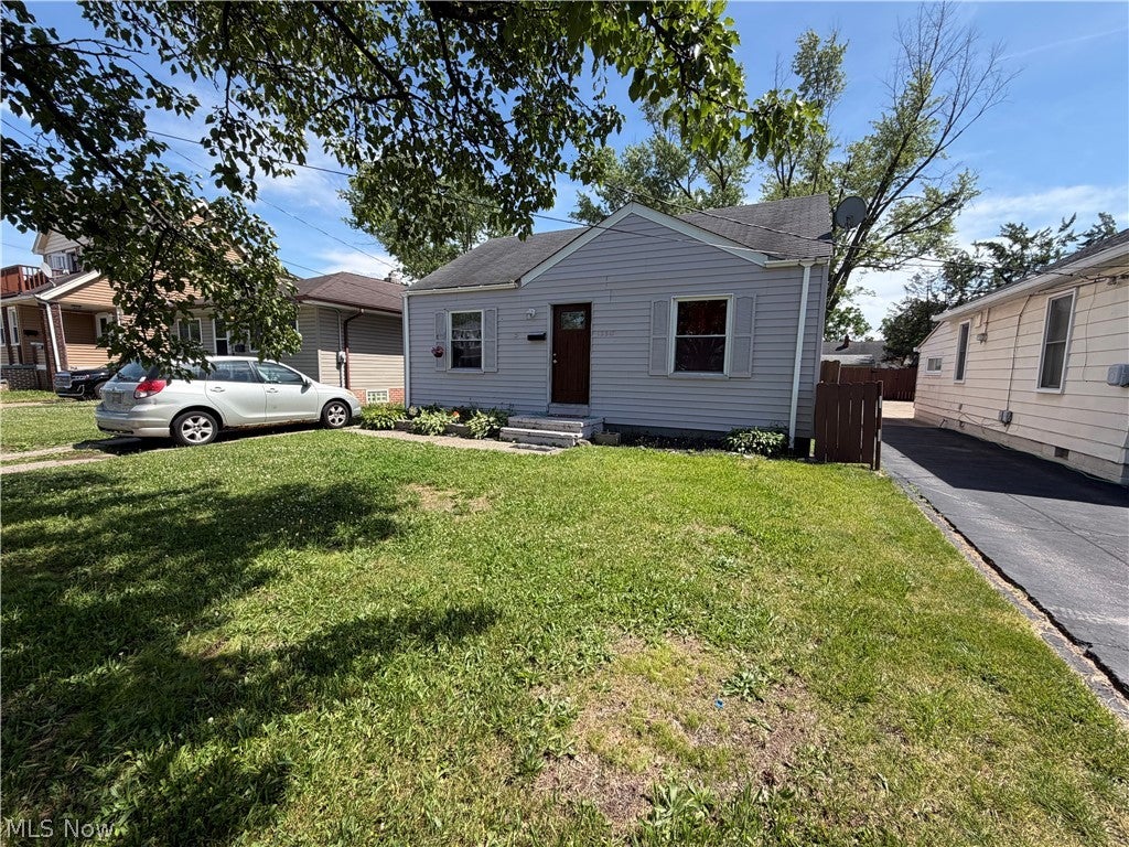 12817 Lena Avenue — photo
