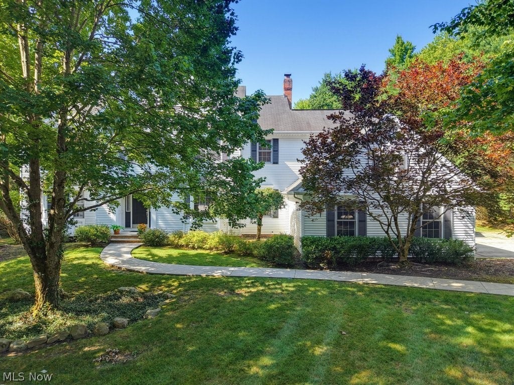 6460 Laura Lane — photo