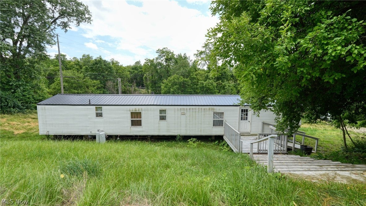 195 Sundale Lane — photo