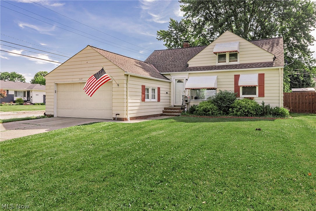 1649 Gilbert Drive — photo