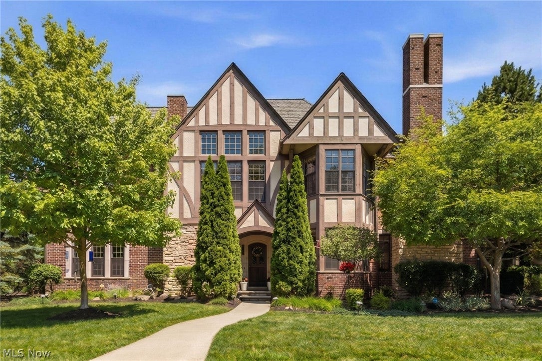 39487 Tudor Drive — photo