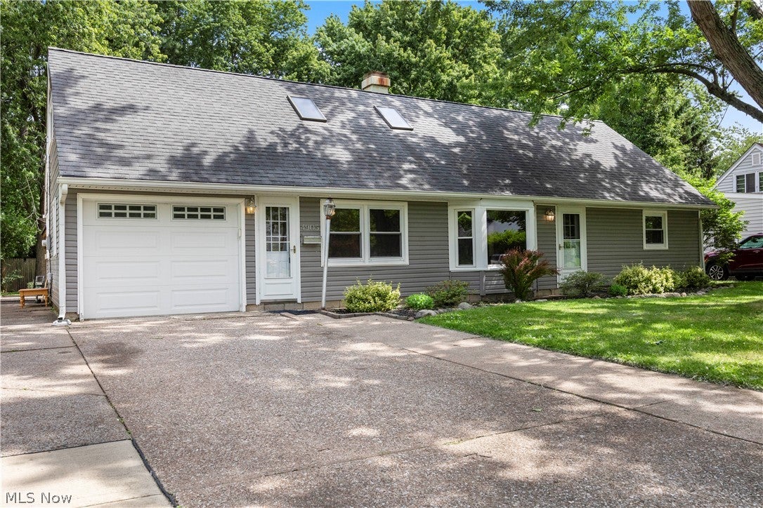 4905 Pinewood Drive — photo