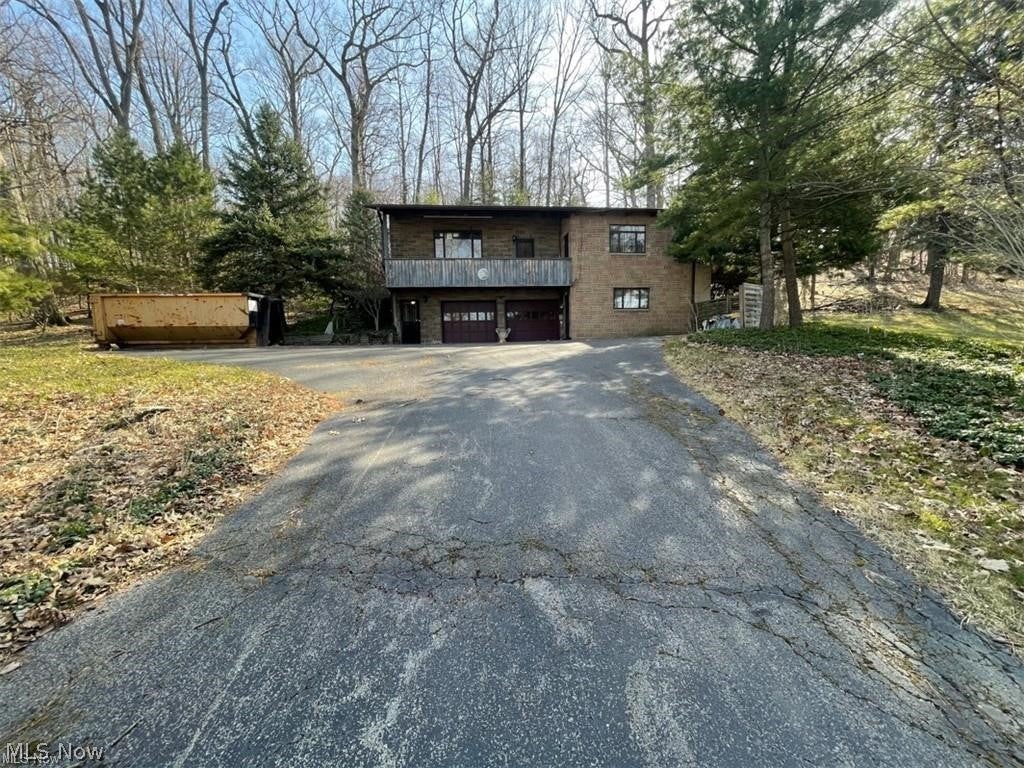 1023 Niles Cortland Road SE — photo