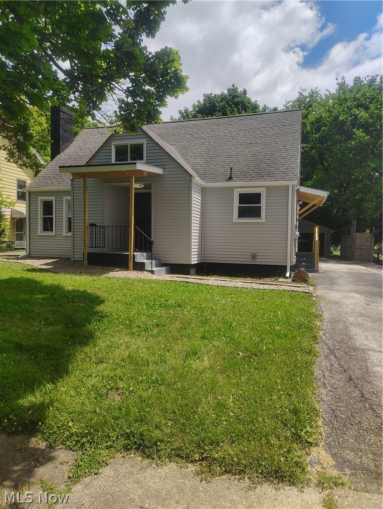 21 Fernwood Avenue — photo