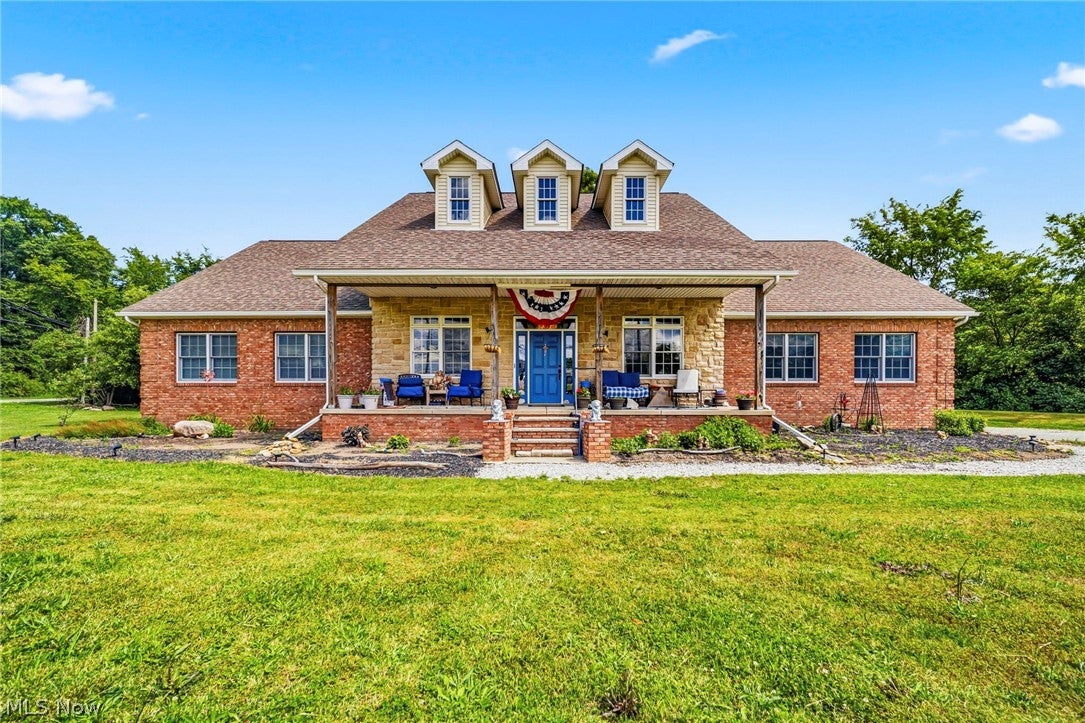 10401 Darrow Road — photo