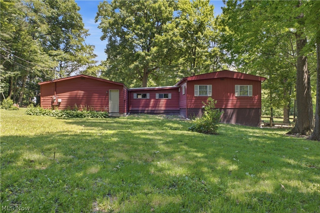 5018 Fairfield School Road — photo