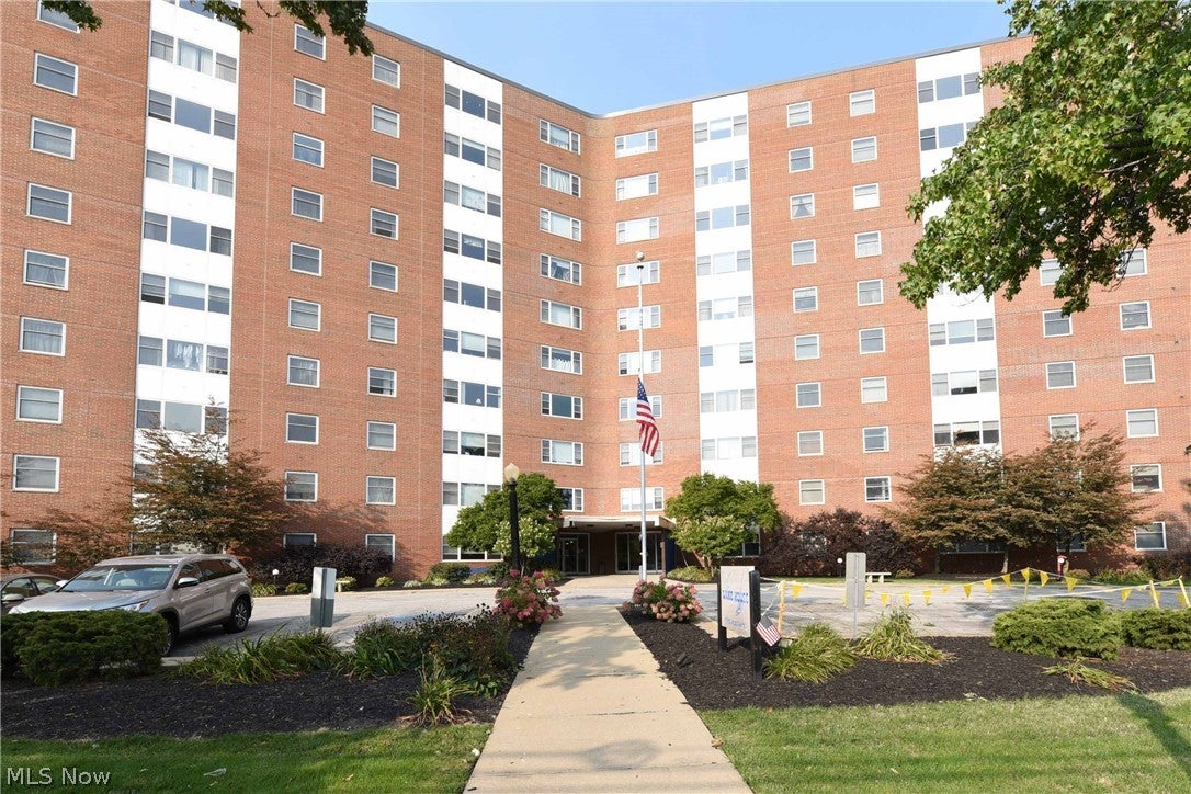 11850 Edgewater Drive 619 — photo