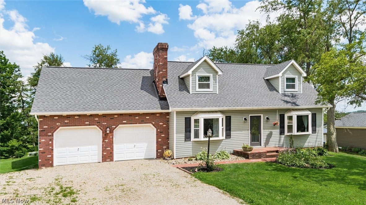 450 Jeffrey Lane — photo