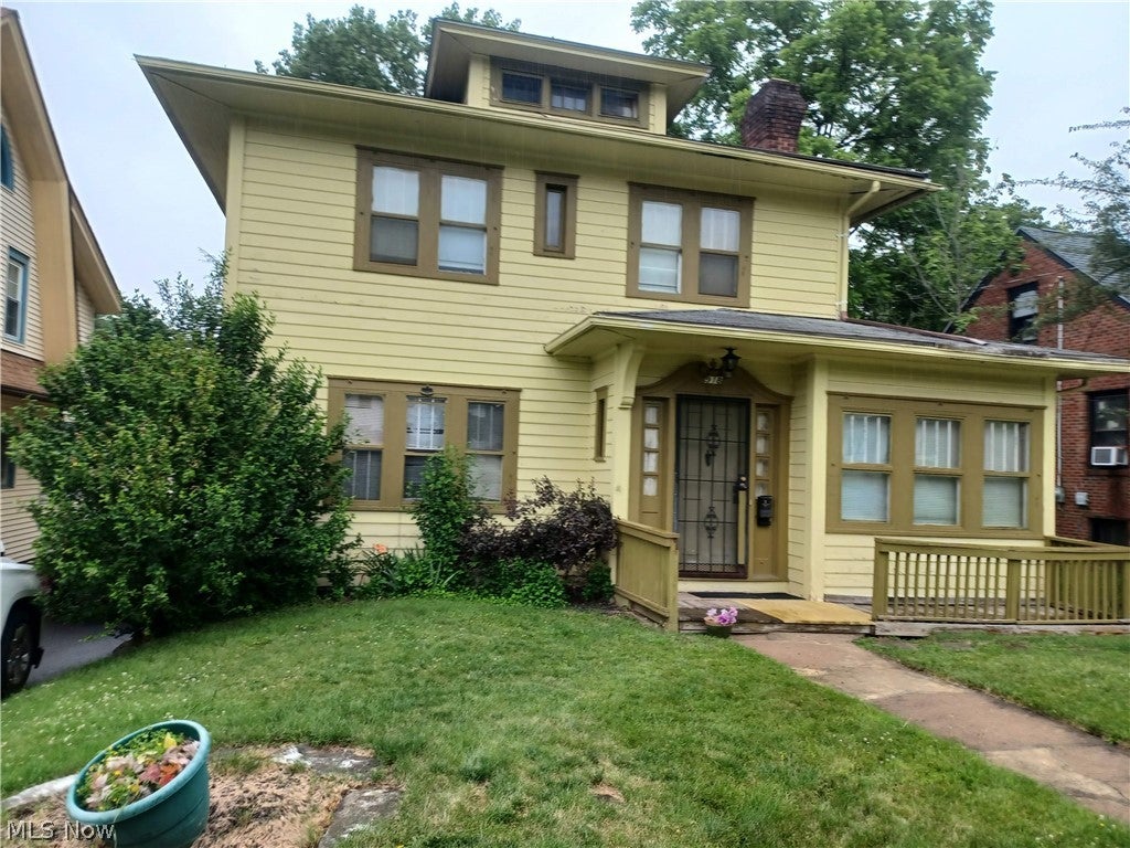 918 Winona Drive — photo