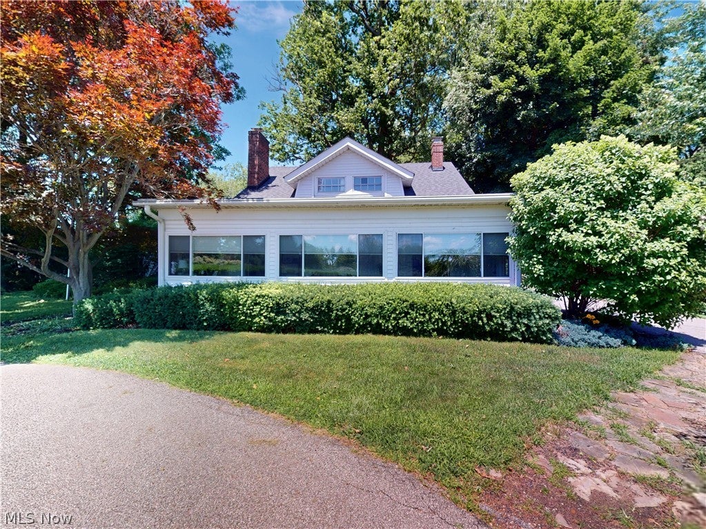 6061 Chapel Road — photo