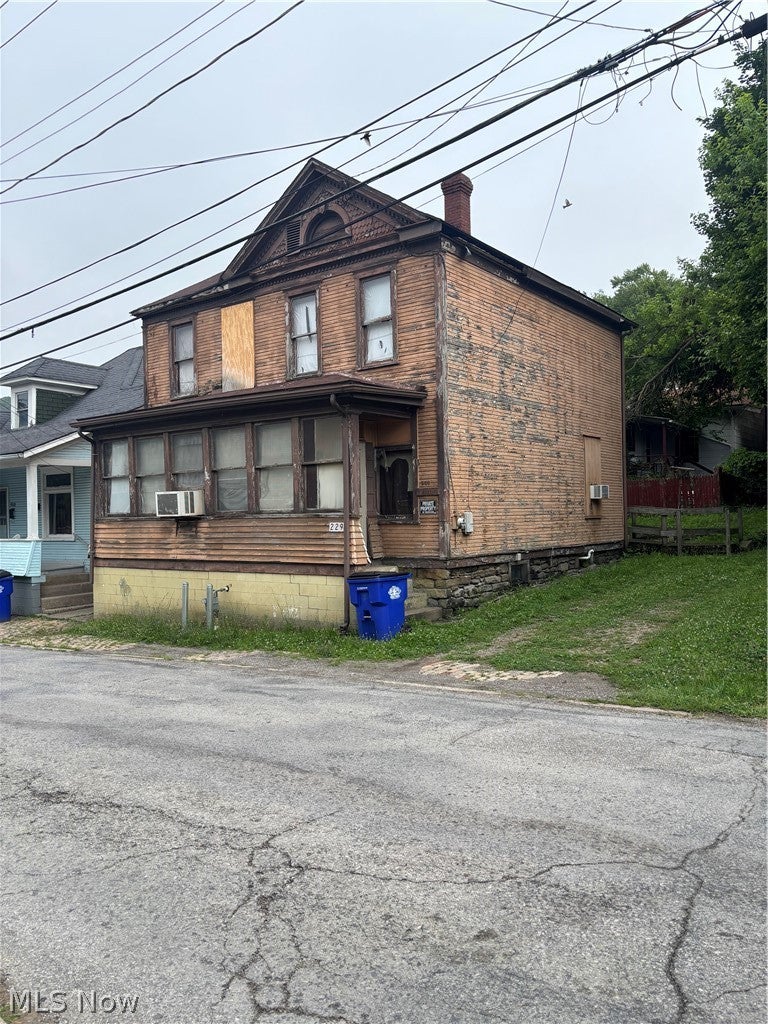 229 W Ninth Street — photo