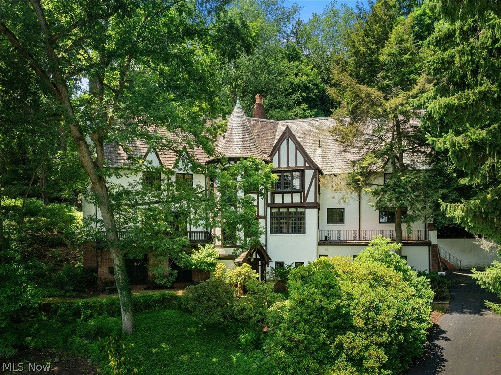 2421 Brentwood Road NW — photo