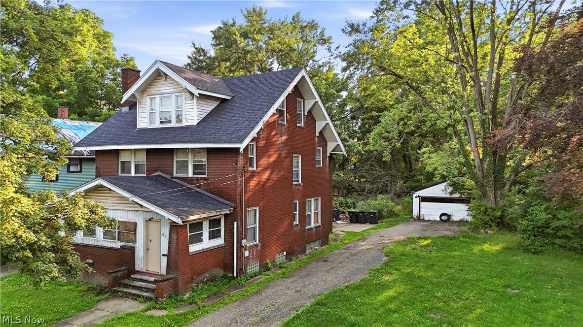 851 Tod Avenue NW — photo