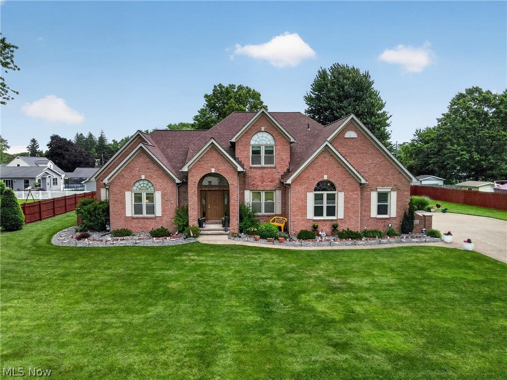12 Lake Breeze Drive — photo