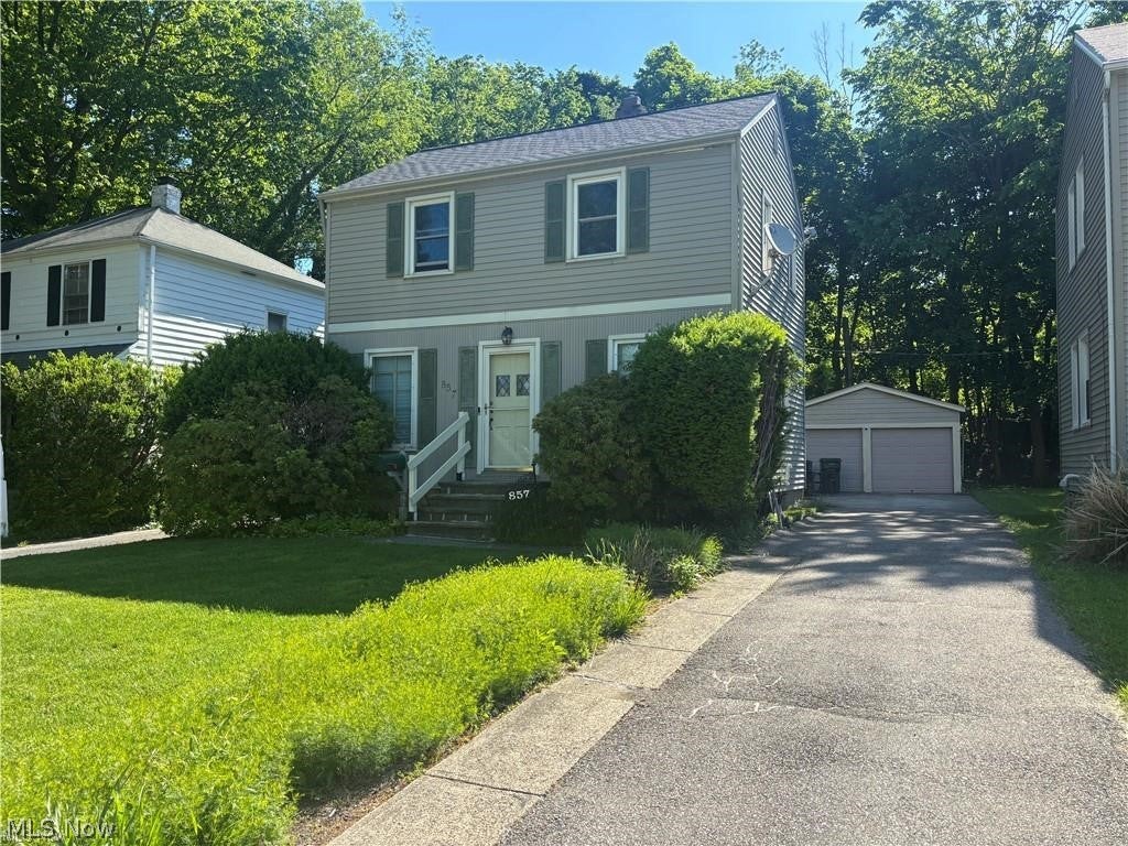 857 Quarry Drive — photo