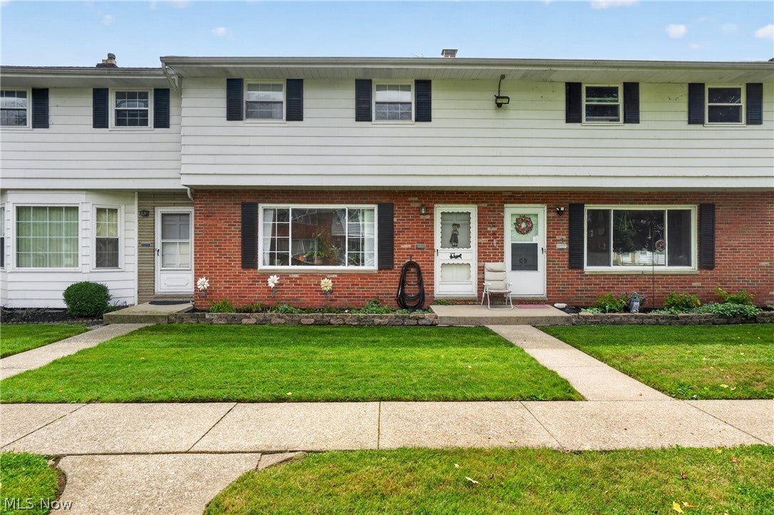 27651 Lake Shore Boulevard C4 — photo