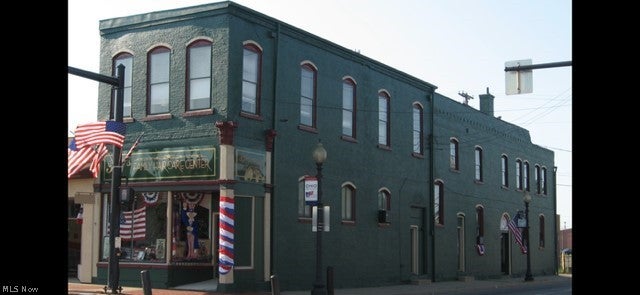 105 E State Street — photo