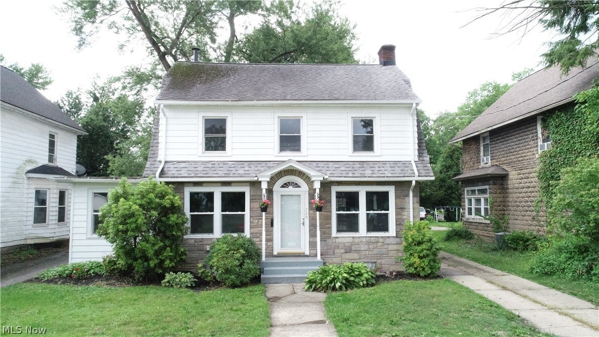 726 N Main Street — photo