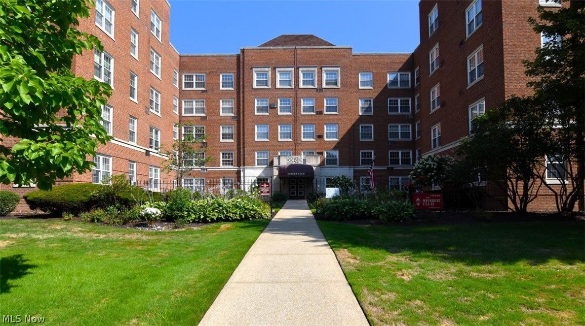19201 Van Aken Boulevard 508 — photo