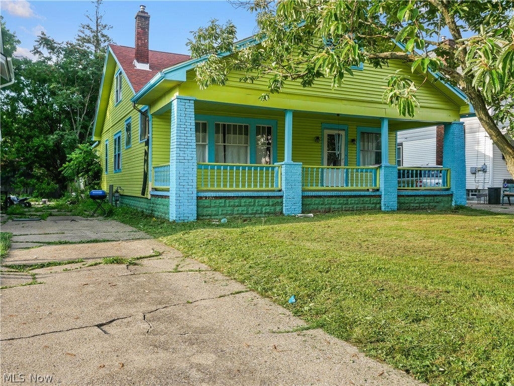 320 E Auburndale Avenue — photo