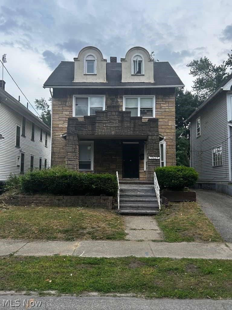 10824 Bryant Avenue — photo