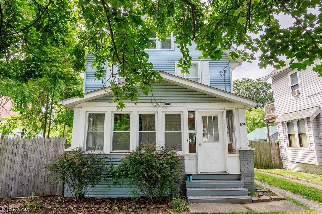 1214 W Wilbeth Road — photo
