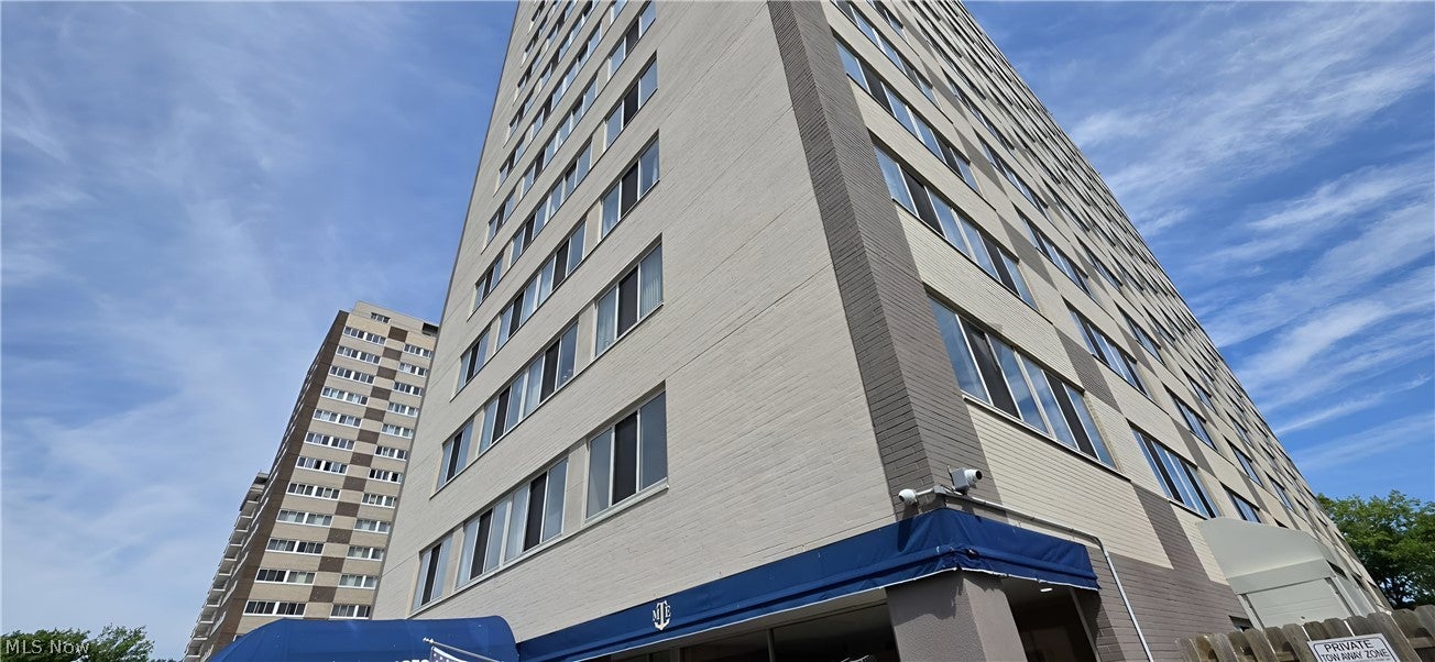 12520 Edgewater Drive 905 — photo
