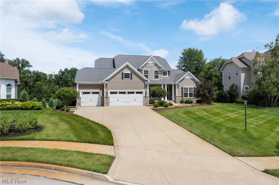 3901 Creekside Drive — photo