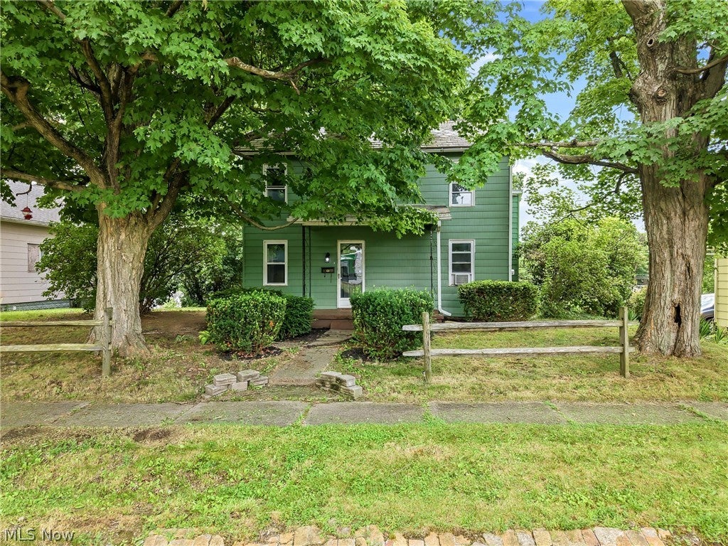 238 W High Street — photo