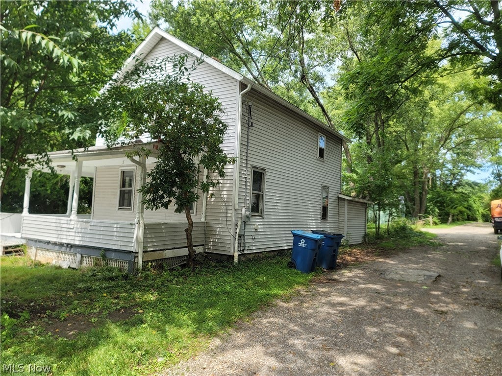 129 W Oak Street — photo