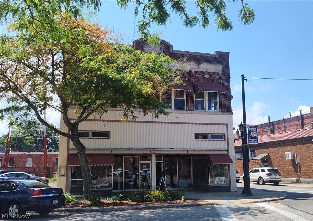 255 Main Street — photo