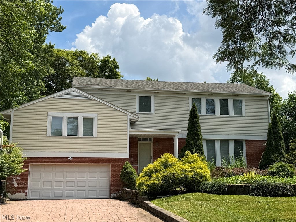 2455 Buckhurst Drive — photo