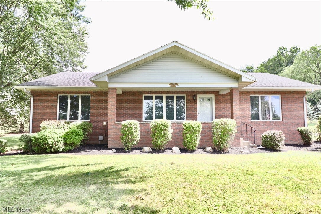 88 Hillside Drive — photo