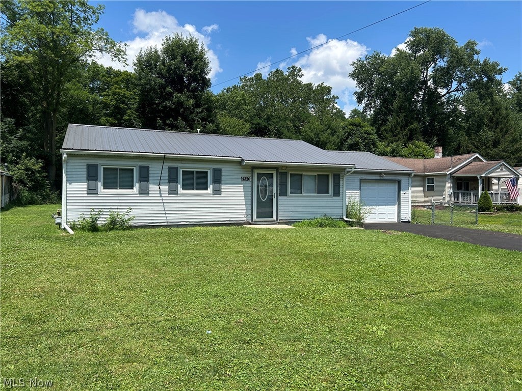 4540 Mahoning Drive — photo