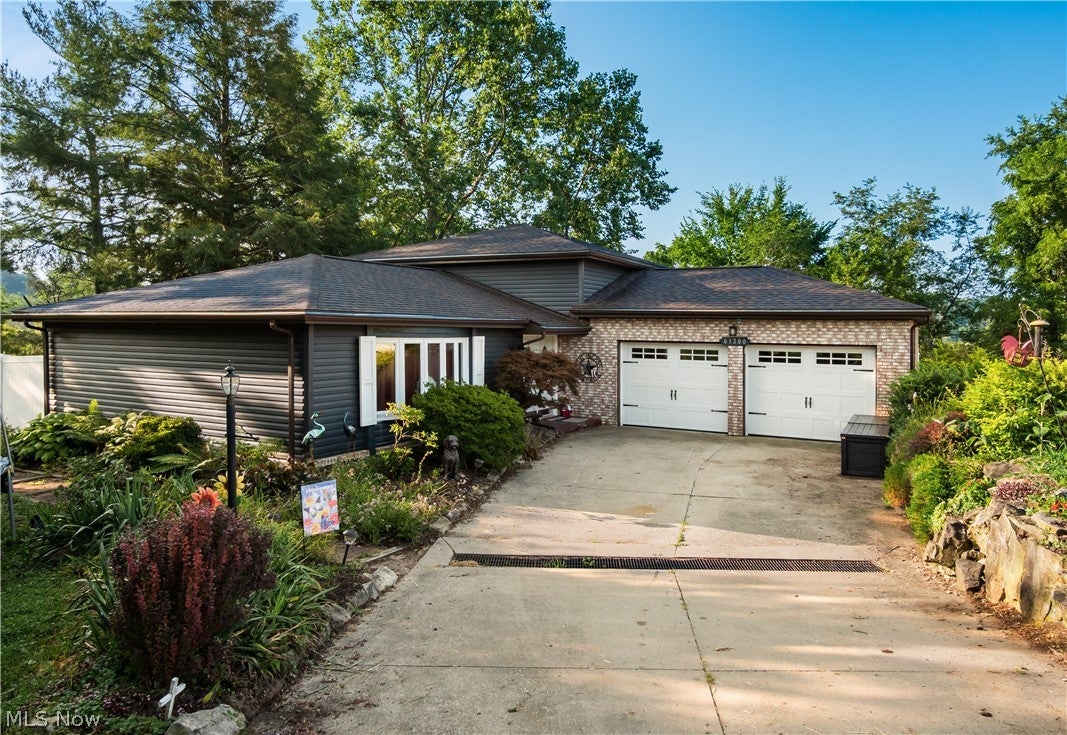61380 Summit Road — photo
