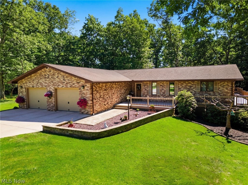 445 Northlake Drive — photo