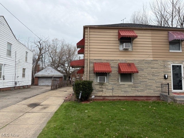 1464 E 250th Street E — photo