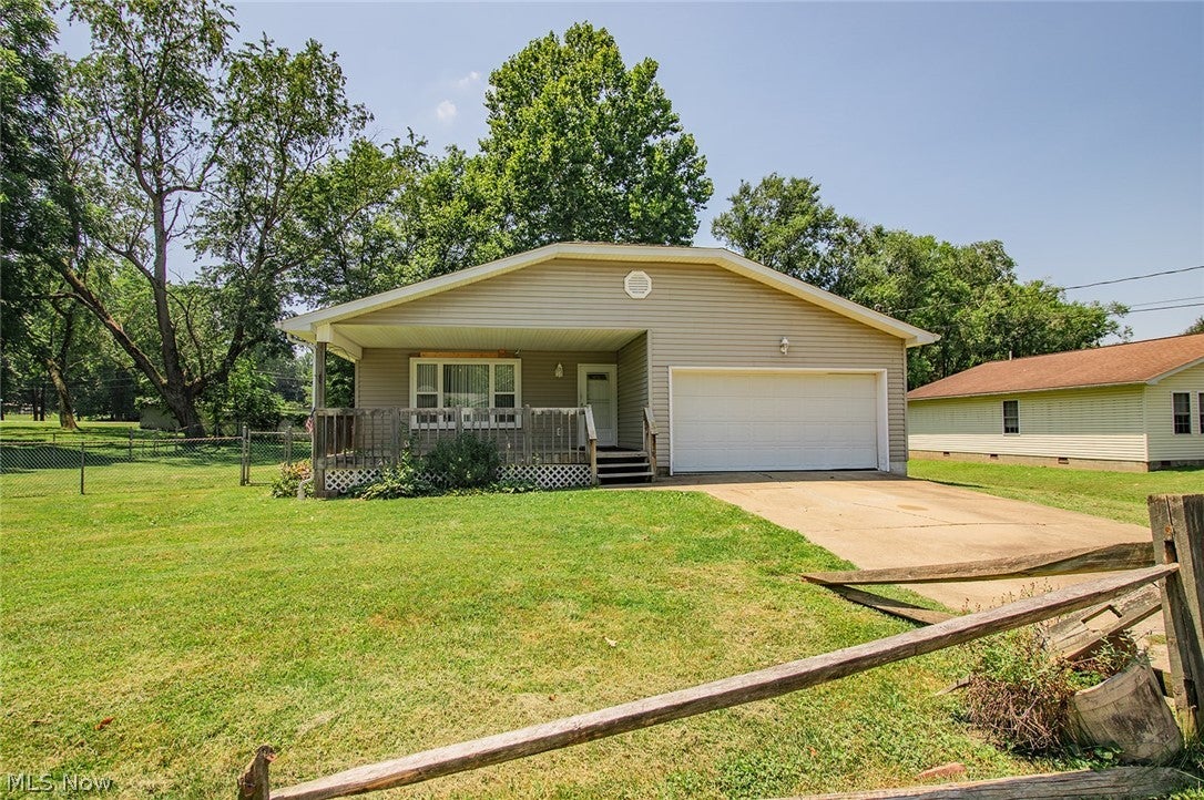318 Greenwood Drive — photo
